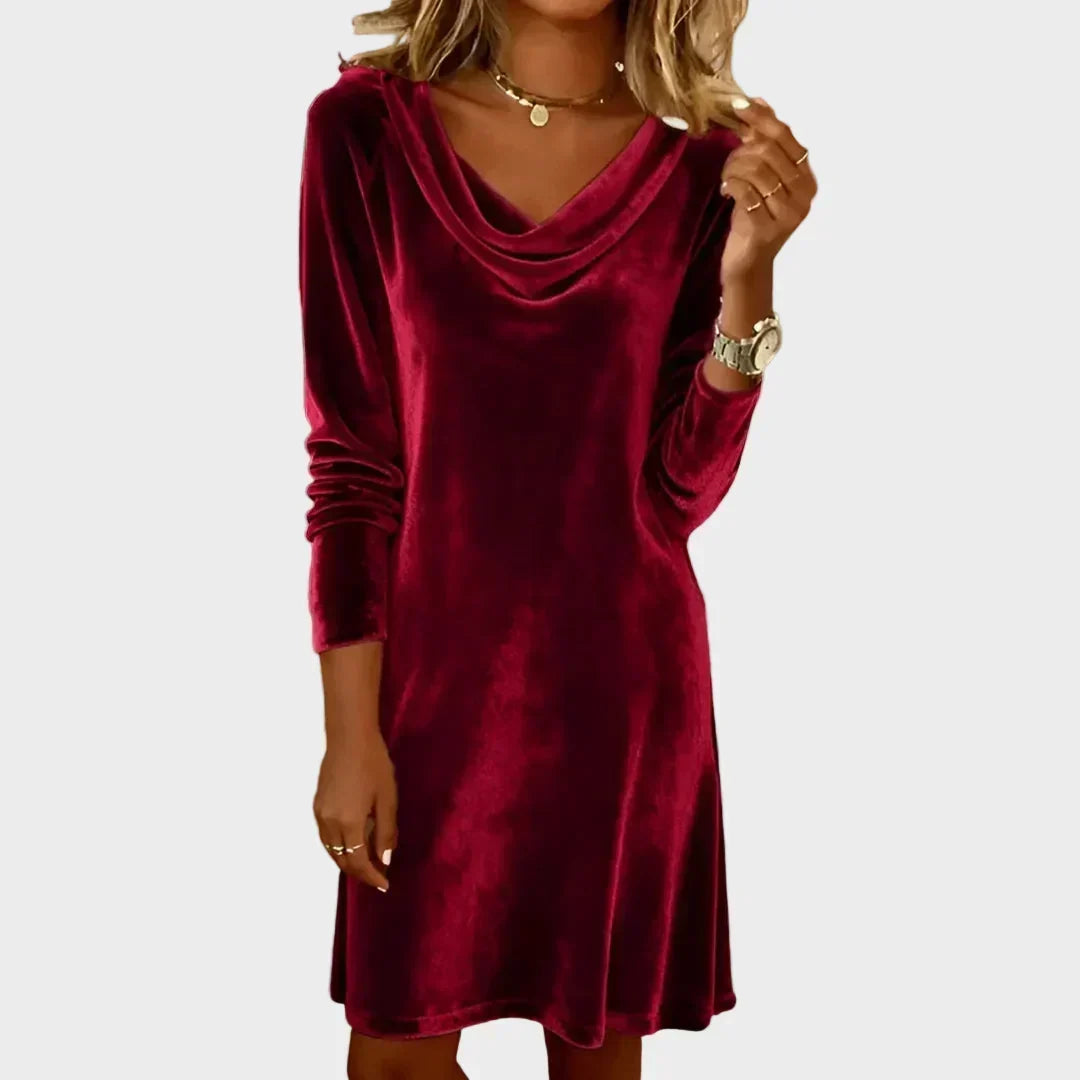 Ksenija | Velvetový šarm elegantnej siluety