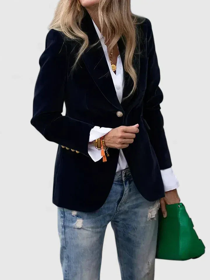 Klaudia - Čierna