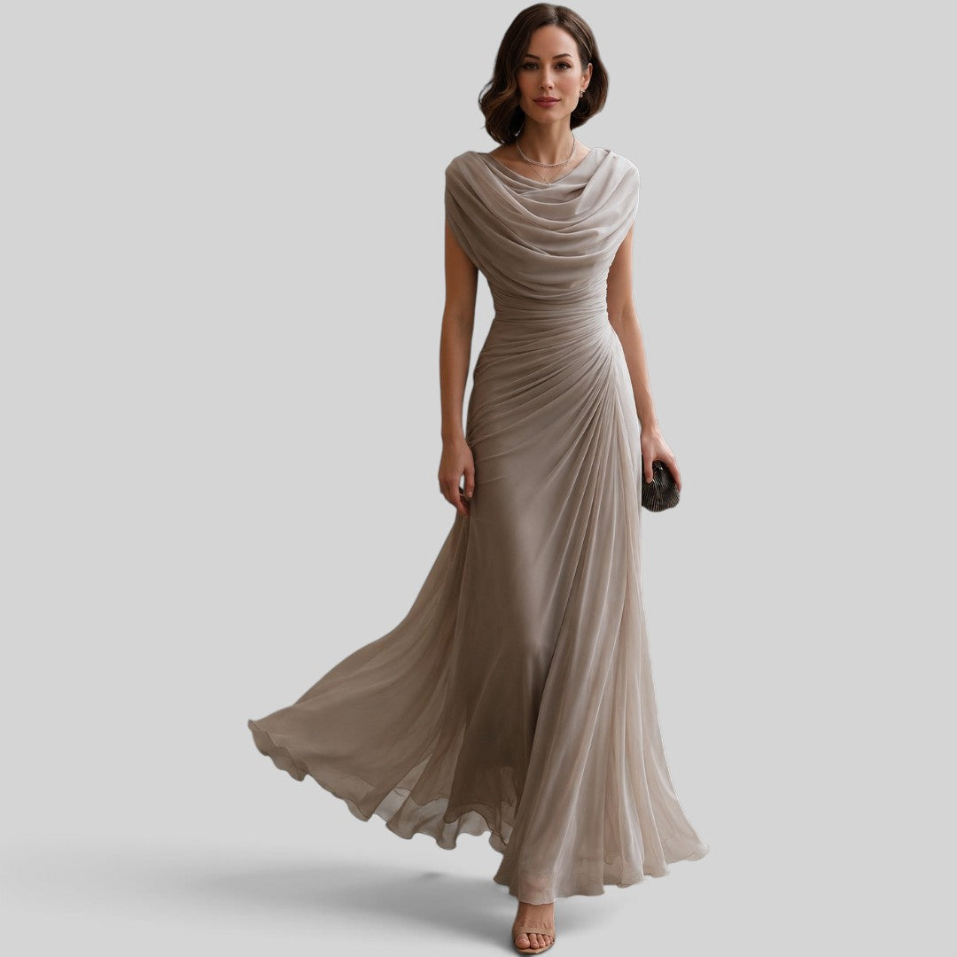 Etela | Splývavá elegancia veľkého večera